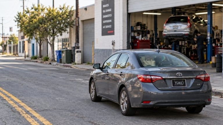 Transportation options during a long-term vehicle repair